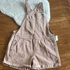 Nwt. Old navy 
Short romper